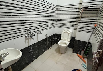 Team Area in 1 BHK Apartment at The Hive Gomati Nagar, Gomti Nagar – for Rent