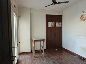 Room in 2 BHK Apartment at JM Florence, Tech Zone 4 Greater Noida – for Sale