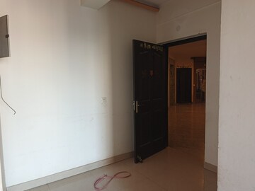 Room in 2 BHK Apartment at JM Florence, Tech Zone 4 Greater Noida – for Sale