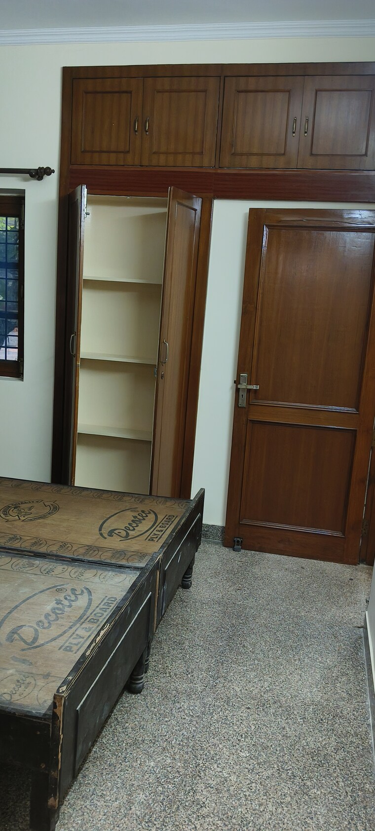 Room, rwa-apartments-sector-71 1.5 Bedroom 650 Sq.Ft. Villa In Sector 71 Noida 9350036