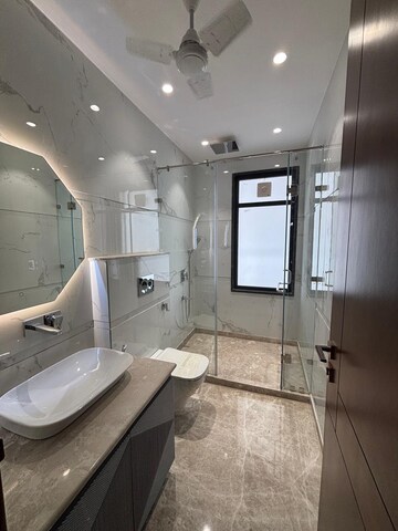 Bathroom in 4 BHK Builder Floor at Ireo City IF, Sector 60 – for Sale
