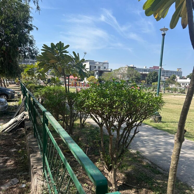 Garden, sector 66 b  300 Sq.Yd. Plot In Sector 66 B Mohali 9350063