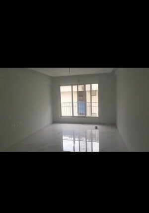 Room in 2 BHK Apartment at Jeevan Anand, Andheri West – for Rent