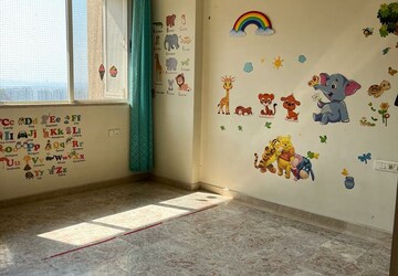 Room in 3 BHK Apartment at Hiranandani Avalon, Powai – for Rent