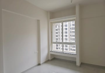 Room in 3 BHK Apartment at Nyati Era, Dhanori – for Sale