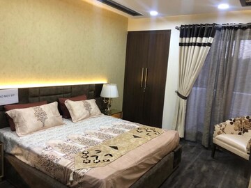 Bedroom in 3.5 BHK Apartment at Meenal Semeion, Sector 41 – for Sale