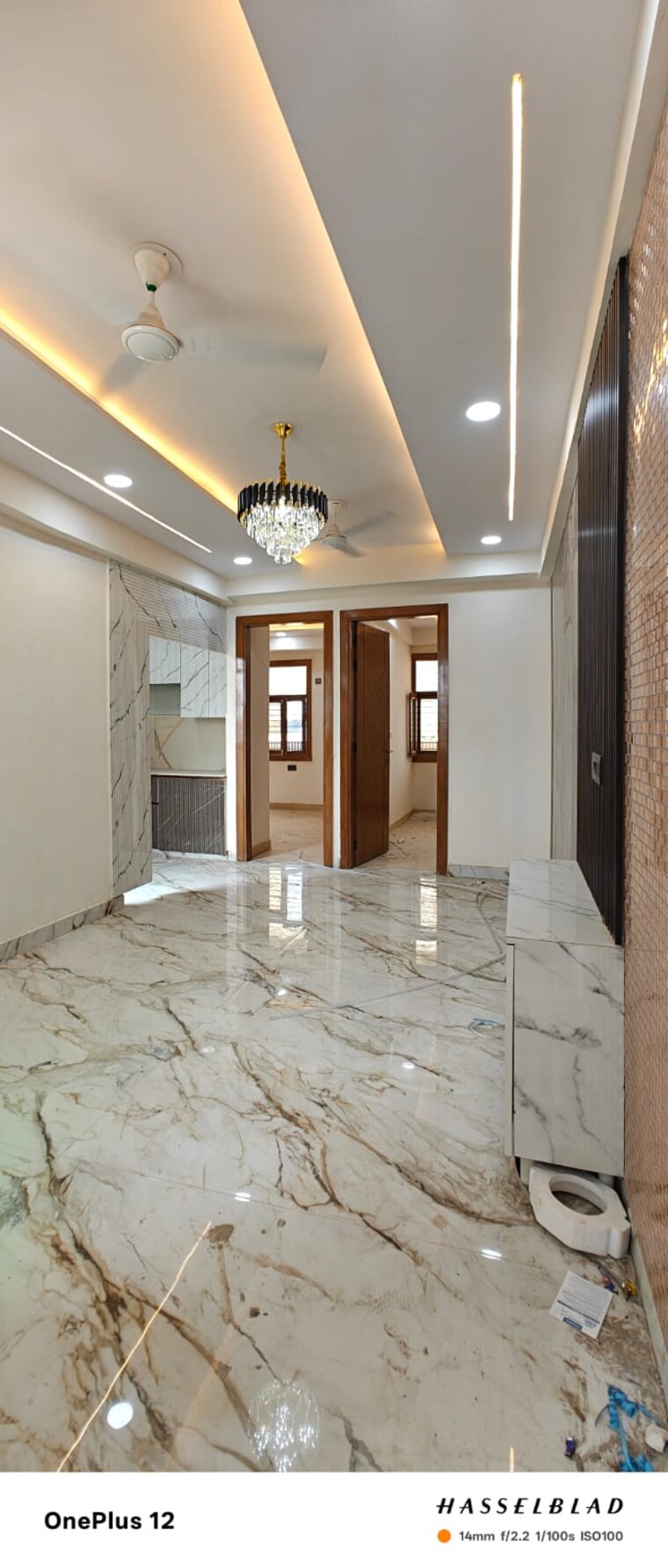 Room, sector 73 2 Bedroom 111 Sq.Yd. Builder Floor In Sector 73 Noida 9350124