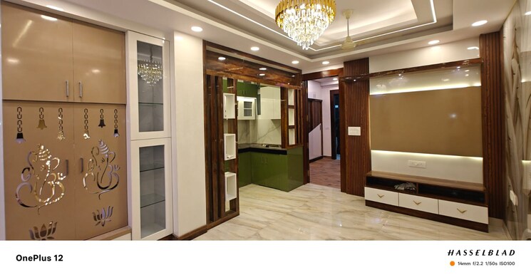 Room, sector 73 2 Bedroom 111 Sq.Yd. Builder Floor In Sector 73 Noida 9350124
