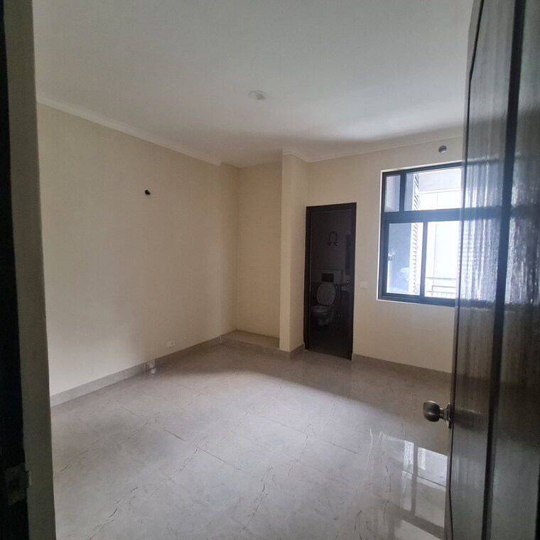Room, xu iii greater noida  120 Sq.Yd. Plot In Xu Iii Greater Noida Greater Noida 9350164