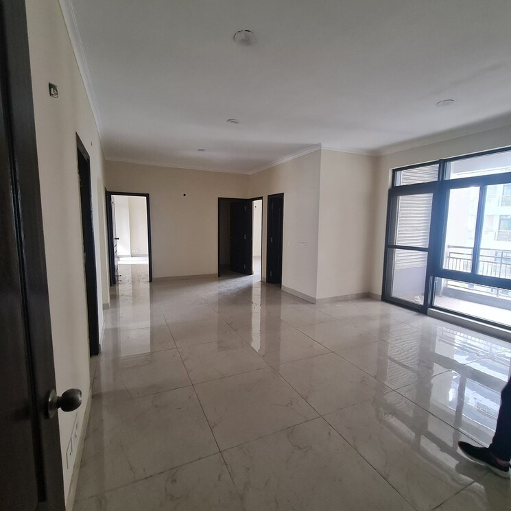 Room, xu iii greater noida  125 Sq.Yd. Plot In Xu Iii Greater Noida Greater Noida 9350198