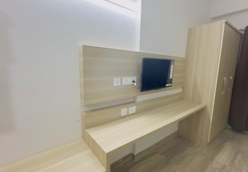 Furnished Amenities in 1 BHK Apartment at Paramount Golfforeste, Zeta I Greater Noida – for Rent