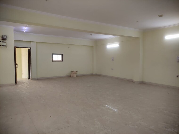 Room, site 4 sahibabad Commercial Office Space 1800 Sq.Ft. In Site 4 Sahibabad Ghaziabad 9350199