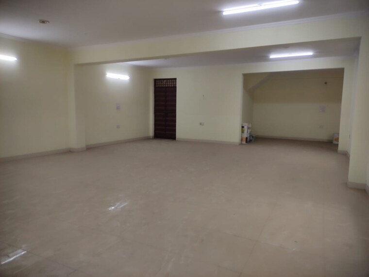 Room, site 4 sahibabad Commercial Office Space 1800 Sq.Ft. In Site 4 Sahibabad Ghaziabad 9350199