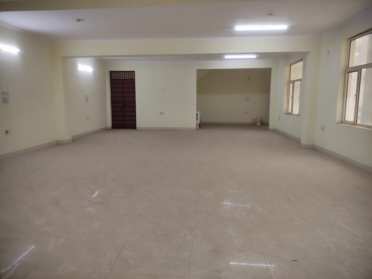 Room, site 4 sahibabad Commercial Office Space 1800 Sq.Ft. In Site 4 Sahibabad Ghaziabad 9350199