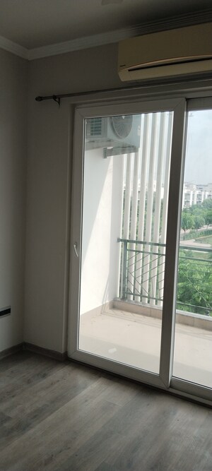 Balcony in 2.5 BHK Builder Floor at Central Park 3 Flower Valley, Sohna Sector 33 – for Rent