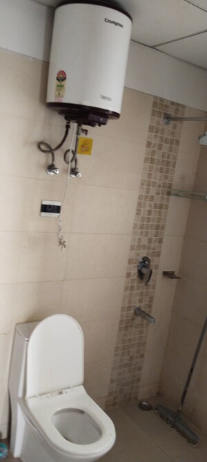 Bathroom in 2.5 BHK Builder Floor at Central Park 3 Flower Valley, Sohna Sector 33 – for Rent