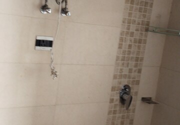 Bathroom in 2.5 BHK Builder Floor at Central Park 3 Flower Valley, Sohna Sector 33 – for Rent