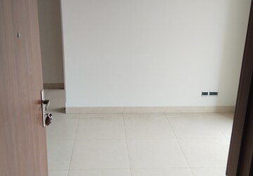 Room in 2.5 BHK Builder Floor at Central Park 3 Flower Valley, Sohna Sector 33 – for Rent