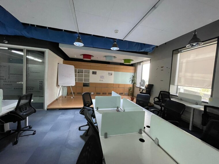 undefined, south tukoganj Commercial Office Space 1200 Sq.Ft. In South Tukoganj Indore 9350202