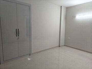 Room in 3 BHK Apartment at Tata Eureka Park, Sector 150 – for Rent