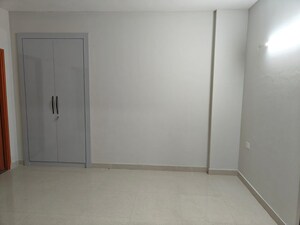 Room in 3 BHK Apartment at Tata Eureka Park, Sector 150 – for Rent