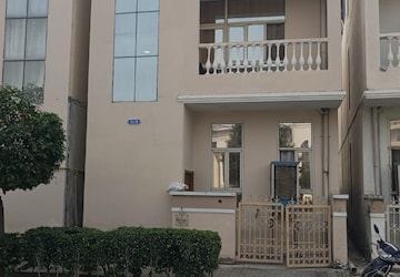 4 BHK Villa For Sale in Supertech UpCountry Grand Circuit, Sector 17a Yamuna Expressway