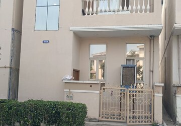 4 BHK Villa – Exterior View View at Supertech UpCountry Grand Circuit, Sector 17a Yamuna Expressway - for Sale