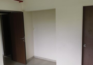 Room in 1.5 BHK Apartment at Dosti West County, Balkum Pada – for Rent