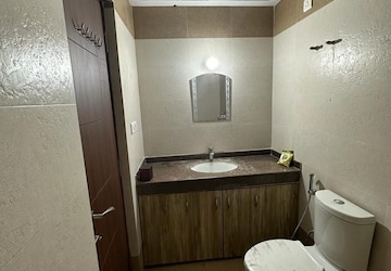 Bathroom in 3 BHK Apartment at Shalimar Mannat, Faizabad Road – for Rent