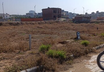 Plot For Sale in Sector 127