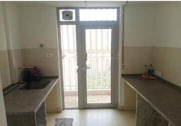 Room in 2 BHK Apartment at Piramal Revanta, Mulund West – for Rent