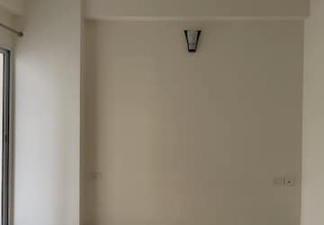 Room in 3 BHK Apartment at Exotica Fresco, Sector 137 – for Rent