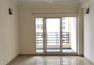 Room in 3 BHK Apartment at Exotica Fresco, Sector 137 – for Rent