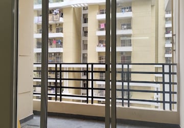 Room in 3 BHK Apartment at Exotica Fresco, Sector 137 – for Rent