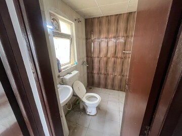 Bathroom in 3 BHK Apartment at DLF The Skycourt, Sector 86 – for Rent