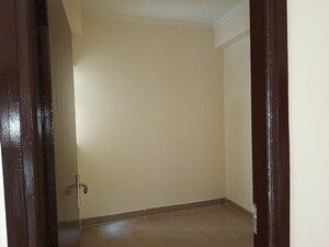 Room in 2 BHK Apartment at Amrapali Terrace Homes, Tech Zone 4 Greater Noida – for Rent