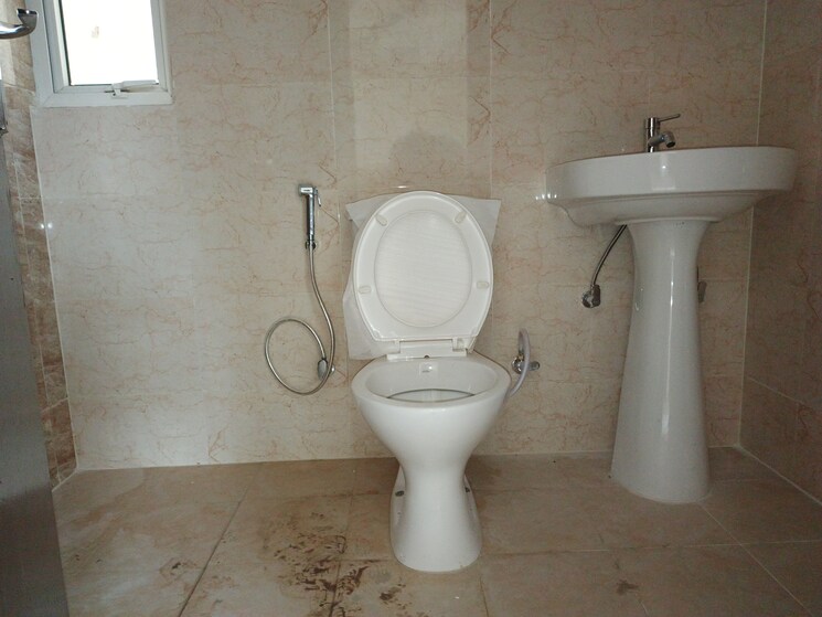 Bathroom, amrapali-terrace-homes 2 Bedroom 990 Sq.Ft. Apartment In Tech Zone 4 Greater Noida Greater Noida 9350344