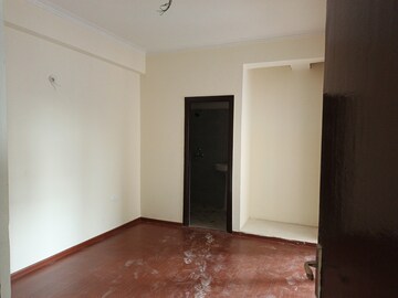 Room in 2 BHK Apartment at Amrapali Terrace Homes, Tech Zone 4 Greater Noida – for Rent