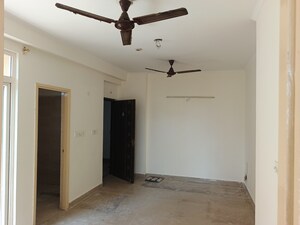 Room in 2 BHK Apartment at Amrapali Terrace Homes, Tech Zone 4 Greater Noida – for Rent