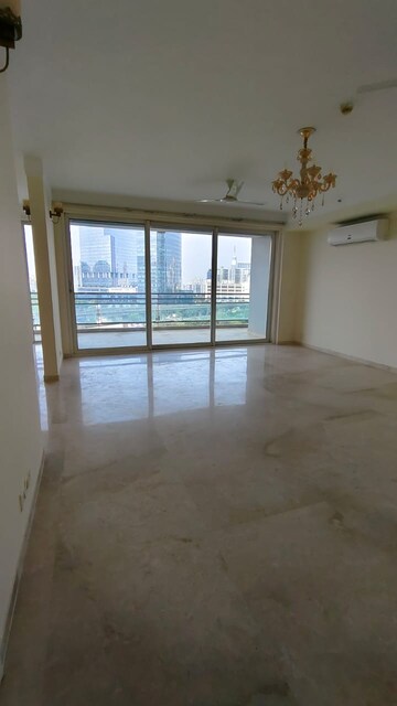 Room in 4 BHK Apartment at Adani Oyster Grande Phase 2, Sector 102 – for Rent