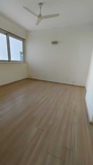 Room in 4 BHK Apartment at Adani Oyster Grande Phase 2, Sector 102 – for Rent