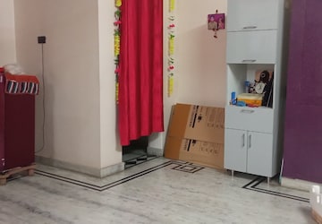 Bedroom in 2.5 BHK Independent House at Gms Road – for Rent