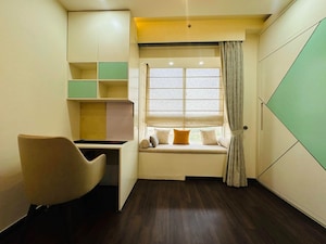 Room in 4 BHK Apartment at Bhartiya Nikoo Homes Phase 2, Thanisandra Main Road – for Rent