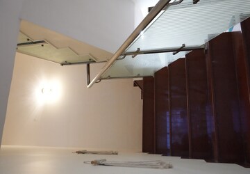 Staircase in  Pg at Vashi – for Rent