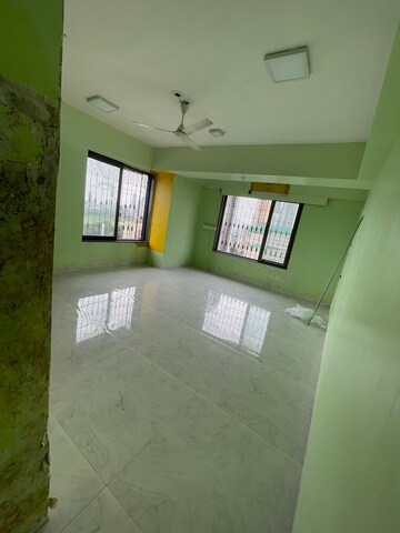 2 BHK Apartment For Sale in Yasmin Tower, Agripada