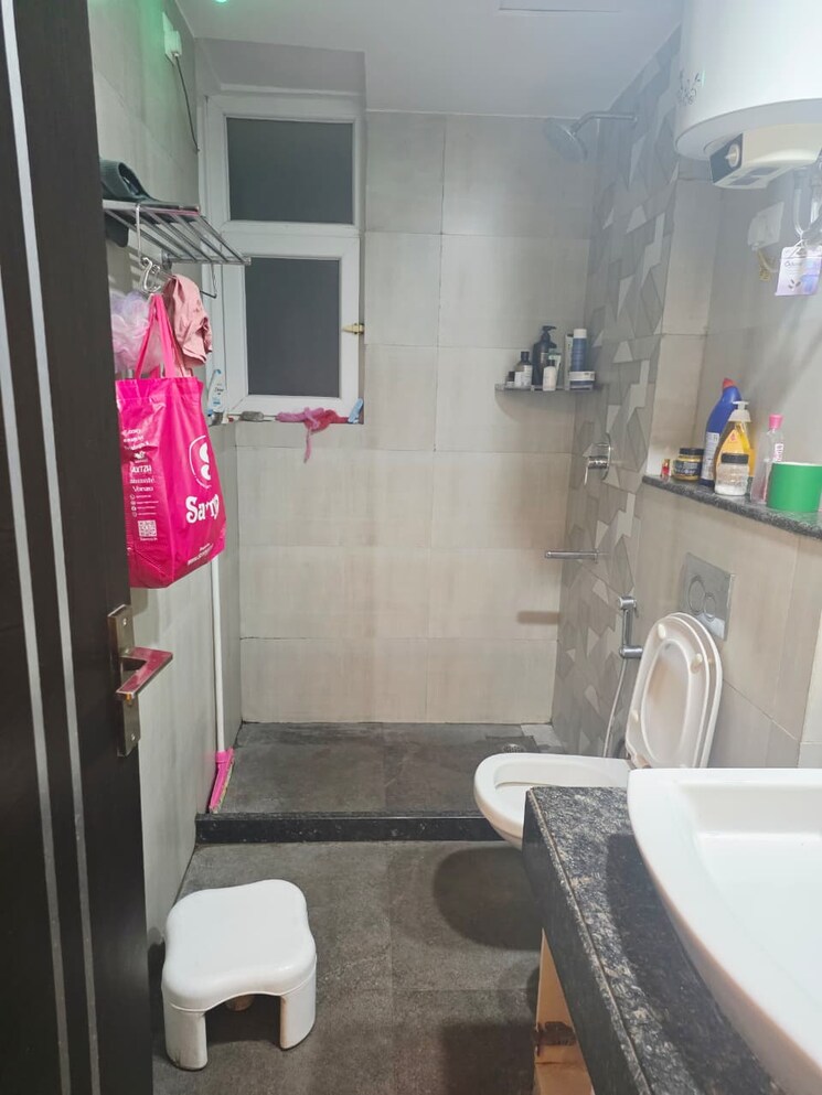 Bathroom, vatika-primrose-floors 3 Bedroom 1534 Sq.Ft. Builder Floor In Sector 82 Gurgaon 9350400
