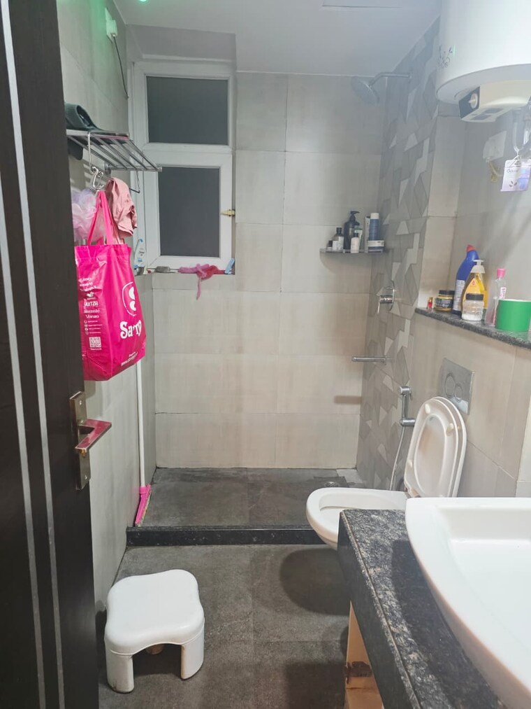 Bathroom, vatika-primrose-floors 3 Bedroom 1534 Sq.Ft. Builder Floor In Sector 82 Gurgaon 9350400