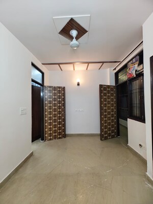 Room in 2 BHK Builder Floor at Govindpuri – for Rent