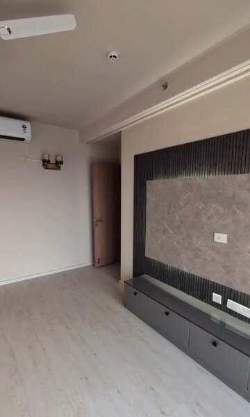 Room in 3 BHK Apartment at M3M Heights, Sector 65 – for Rent