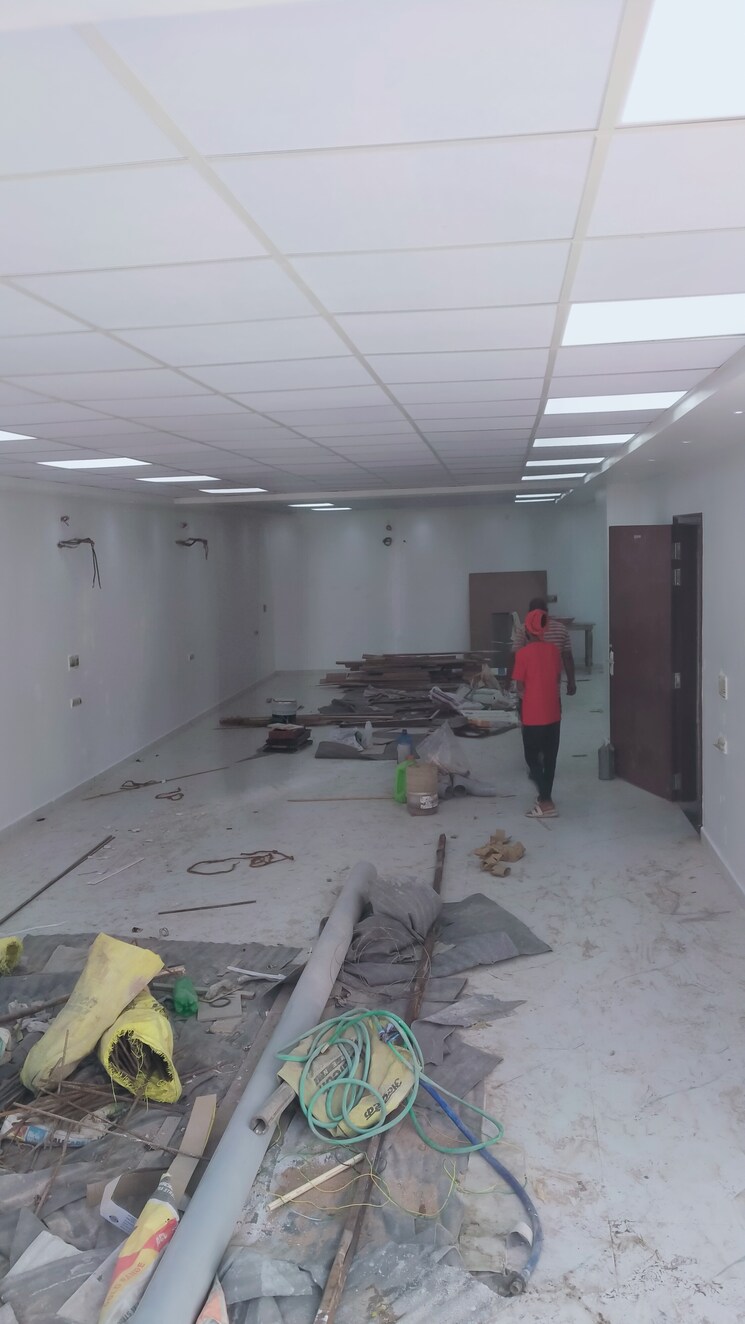 Team Area, gomti nagar Commercial Showroom 60000 Sq.Ft. In Gomti Nagar Lucknow 9350408